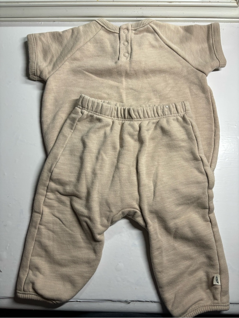 easy peasy Neutral Beige Baby Two-Piece Set (3-6M)
